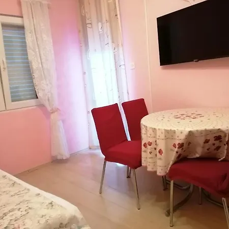 Milisa L Apartment