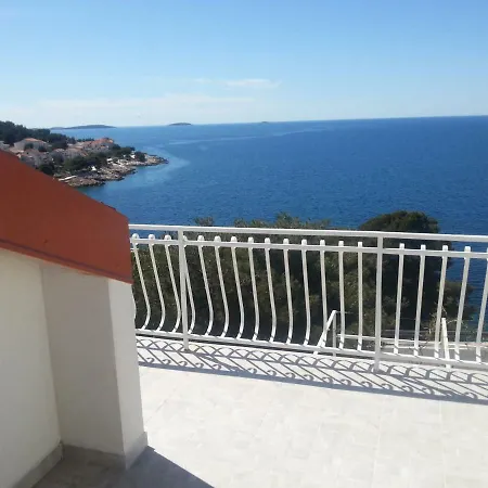 Milisa L Apartment Primosten