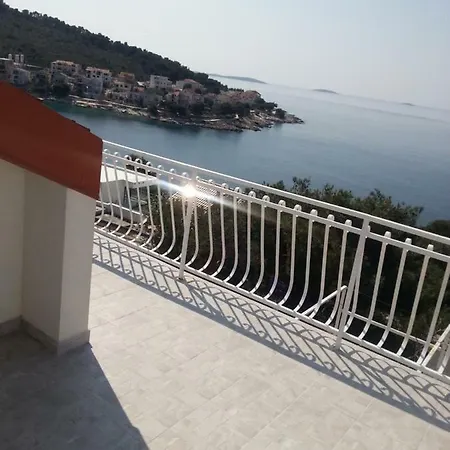 Milisa L Primošten