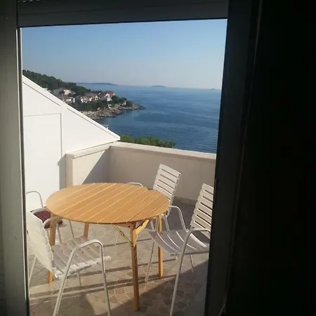 Milisa L Primošten